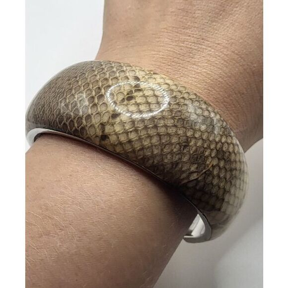 Snakeskin Resin Bangle Bracelet 1in wide - Picture 5 of 6